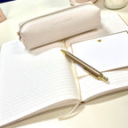 Soft PU Leather Pencil Pouch – Gold Zip Utility Case Descripción