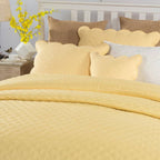 Tache Buttercup Puffs Yellow Diamond Matelasse Scalloped Quilt Set (YELLEMDES)