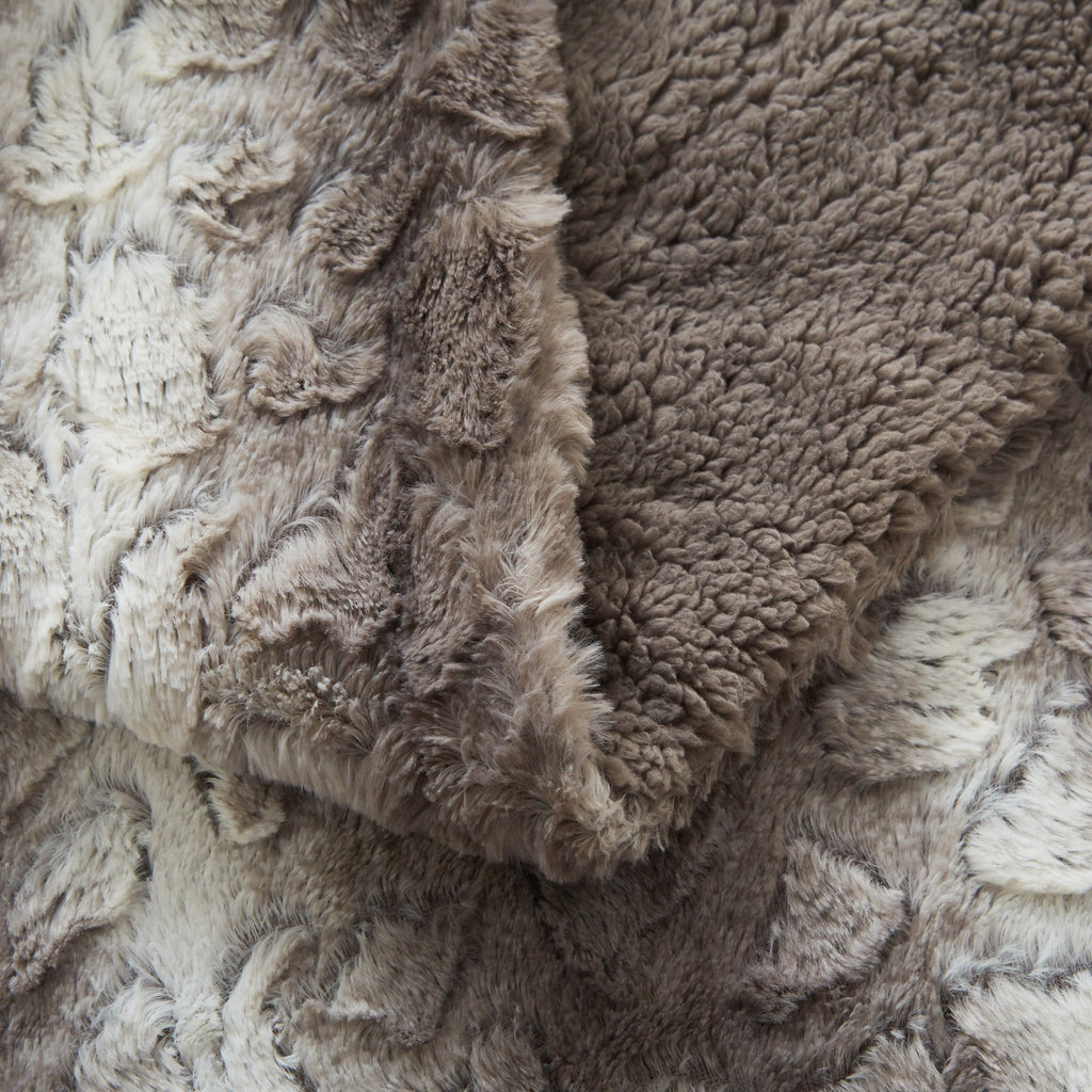 Silver Snow Giraffe Faux Fur Throw Blanket