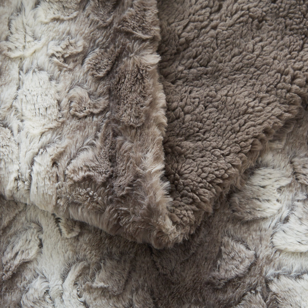 Silver Snow Giraffe Faux Fur Throw Blanket